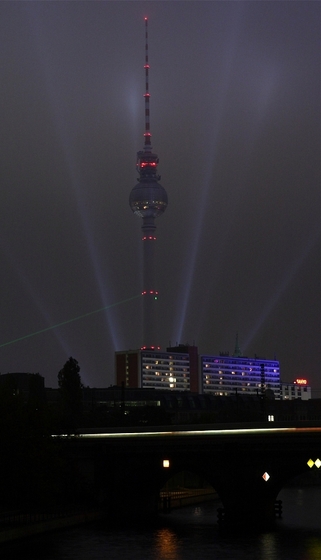 Berliner Fernsehturm, mehrere Strahler
