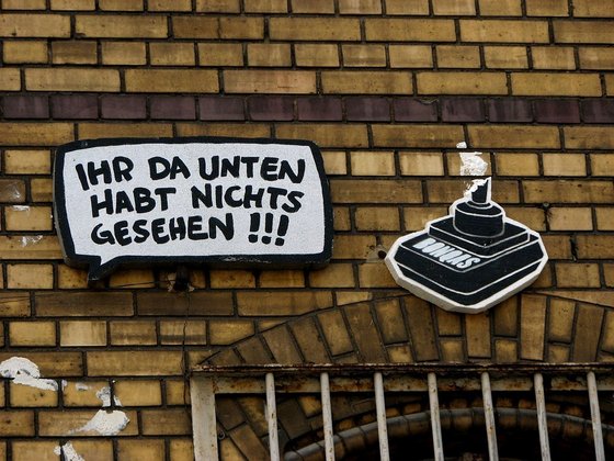 Sprechblase "Ihr da unten habt nichts gesehen!!!"