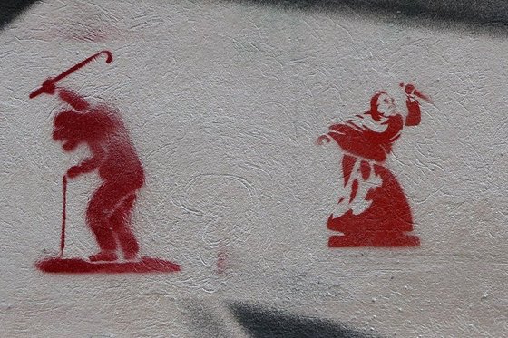 Zeichnung eines alten mit seinem Krückstock drohenden Mannes und eines Mönchs mit erhobenem Dolch