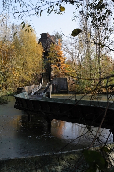 Abfahrt einer verlassenen Wildwasserbahn