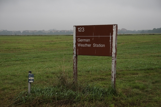 Schild "German Weather Station"