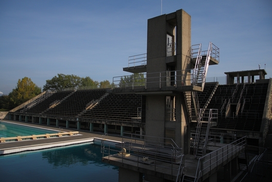 verlassenes Olympisches Schwimmstadion, Sprungturm