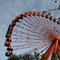 Riesenrad vor Wolkenhimmel